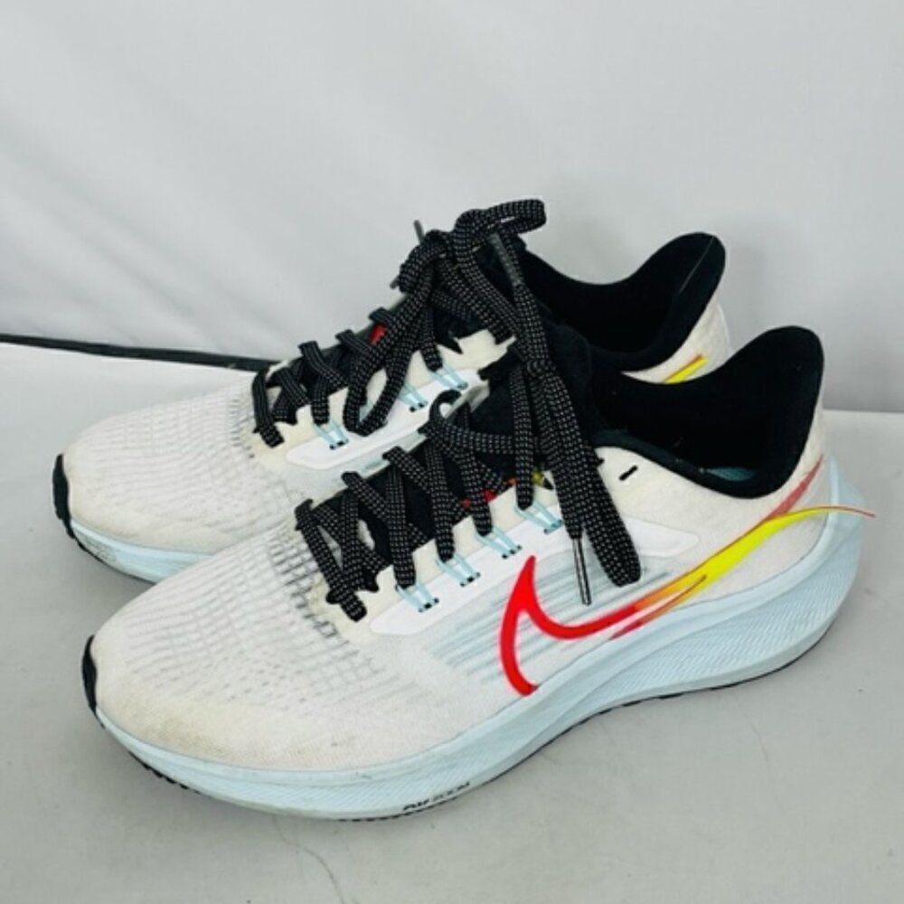 Nike White and Red Women's Sneakers